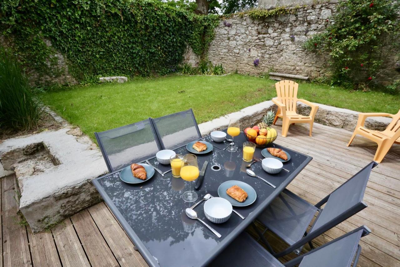 L'Atelier Et Sa Terrasse Apartment Pontivy Exterior photo