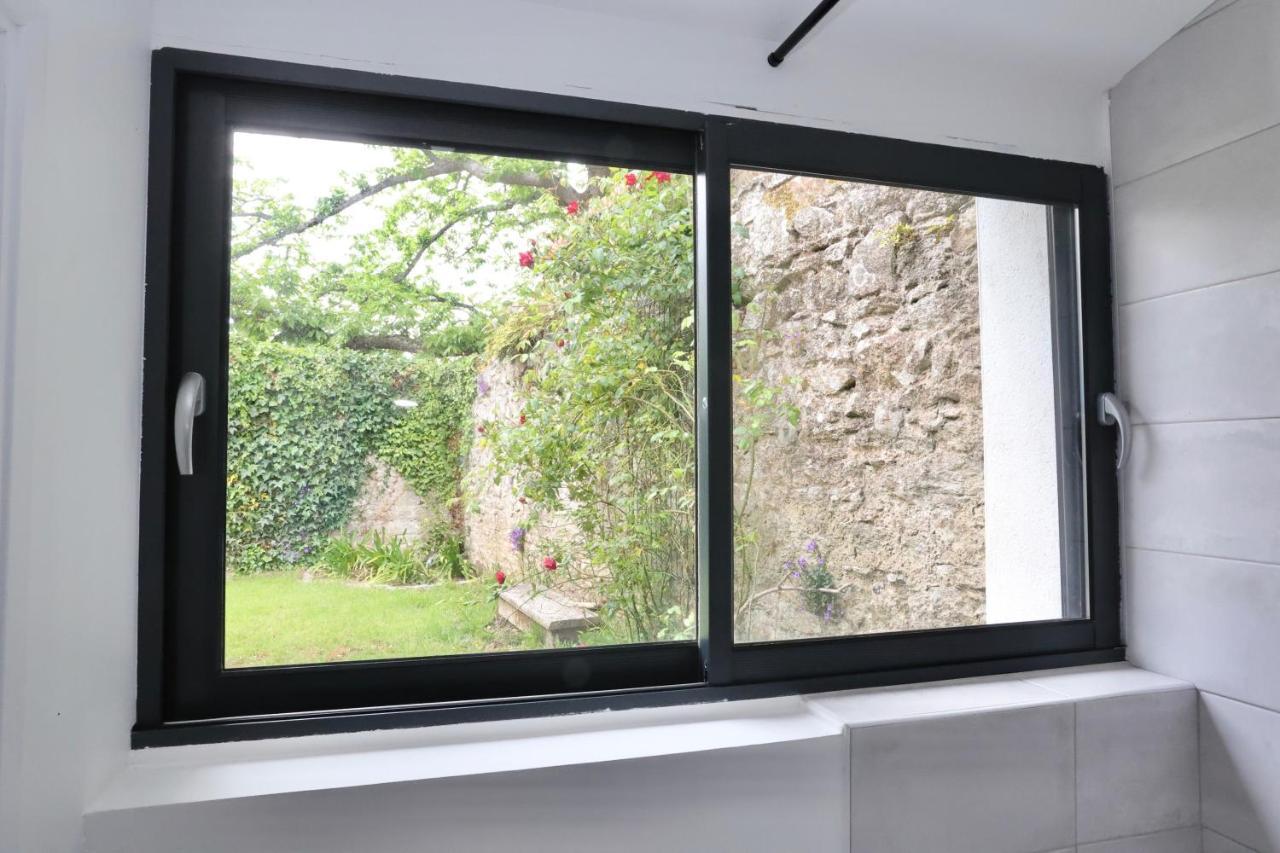 L'Atelier Et Sa Terrasse Apartment Pontivy Exterior photo